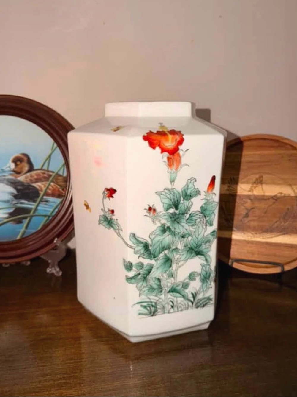 White Porcelain Floral Accent Vase with Green Leaves and Red Blooms